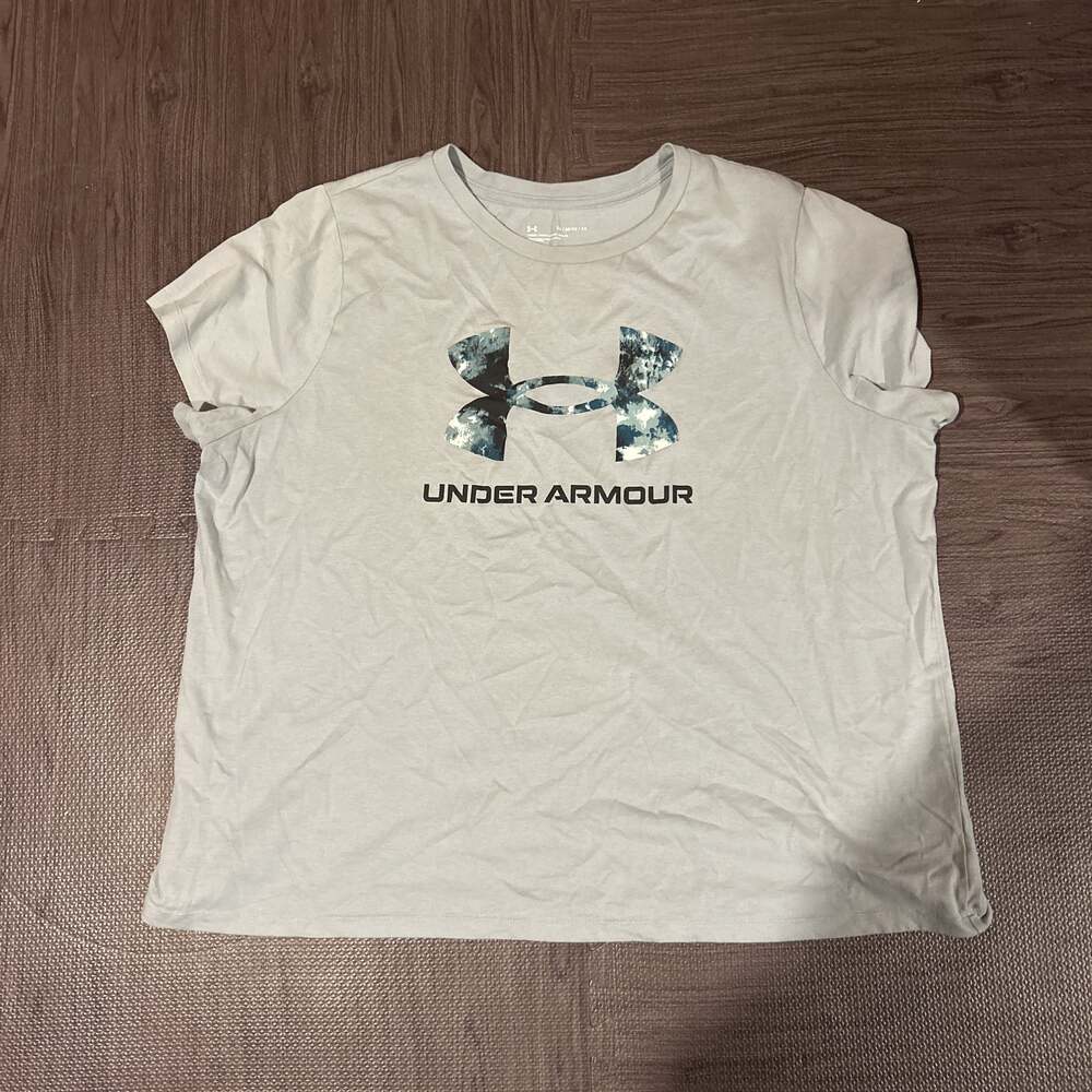 Under Armour Women's Live Sportstyle Graphic Short Sleeve T-Shirt